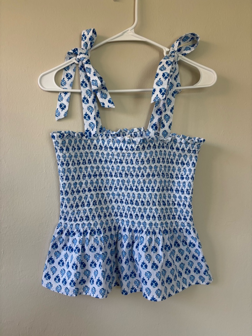 J Crew Women’s Size XS Top Blouse Smocked Bow Ties Blue Floral 100% Cotton